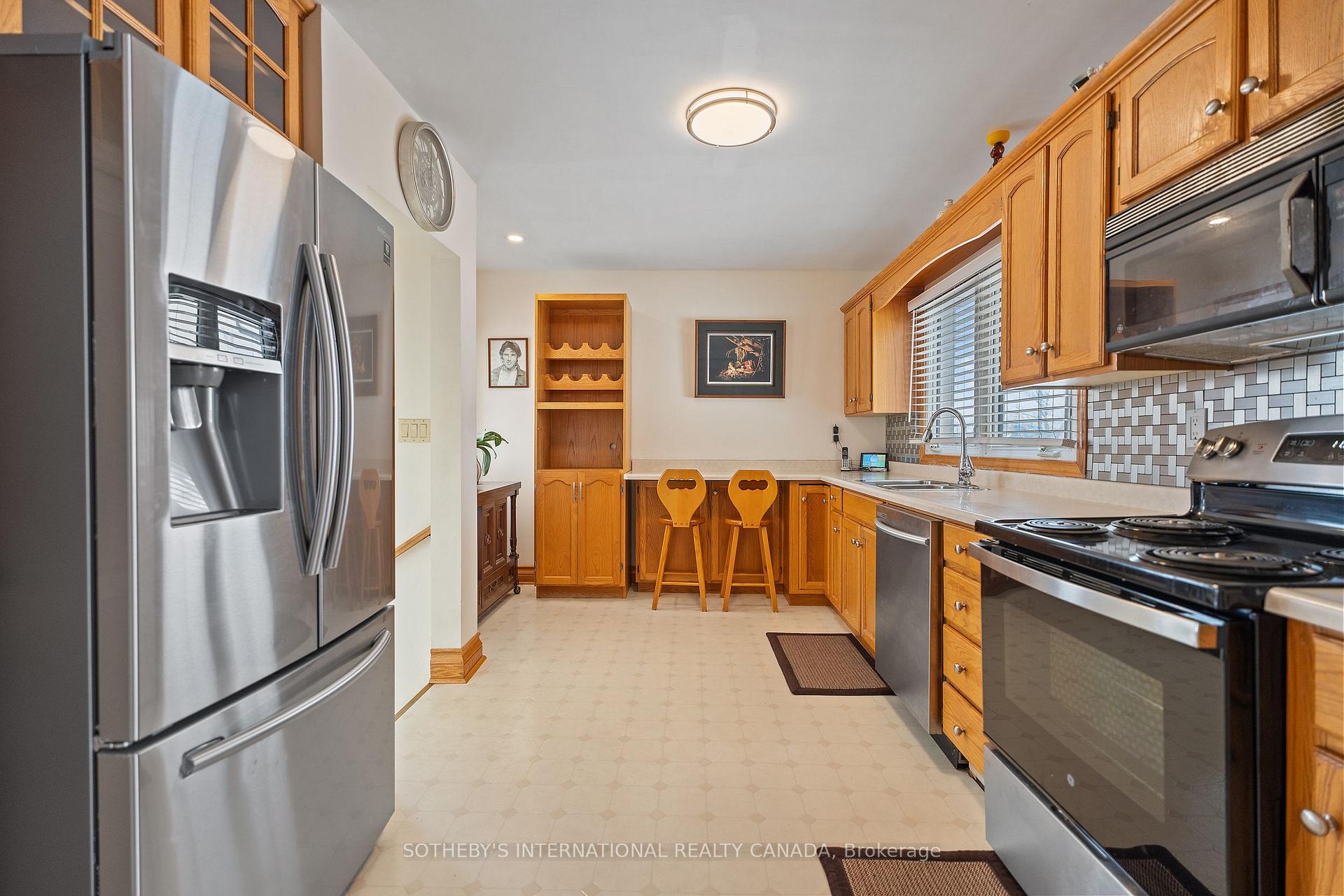 Photo 8 of 104 Golden Boulevard, Welland, Lincoln/Crowland — HOMEH