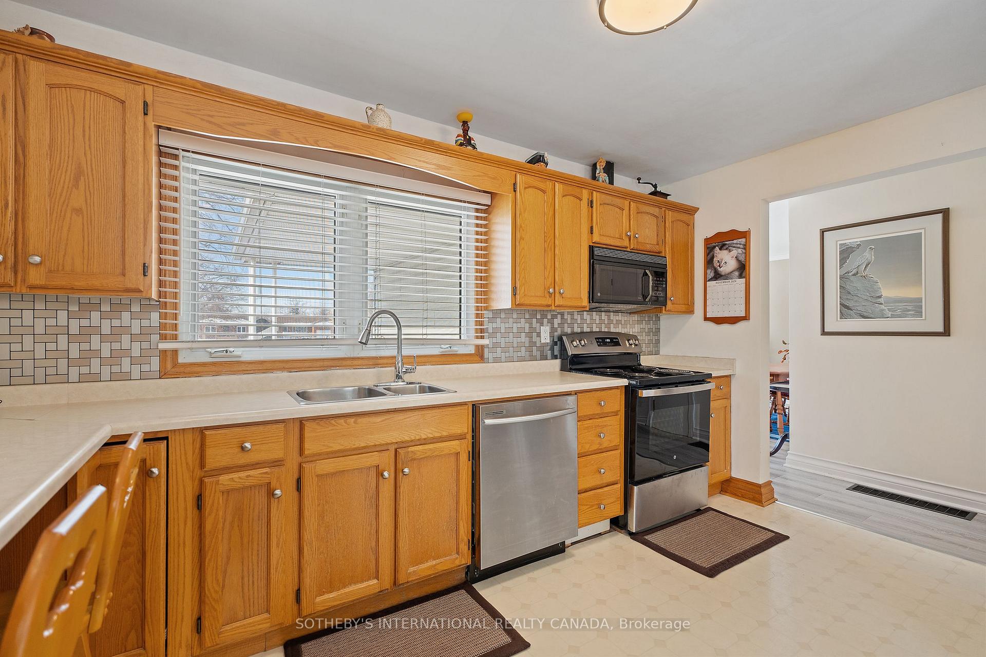 Photo 11 of 104 Golden Boulevard, Welland, Lincoln/Crowland — HOMEH