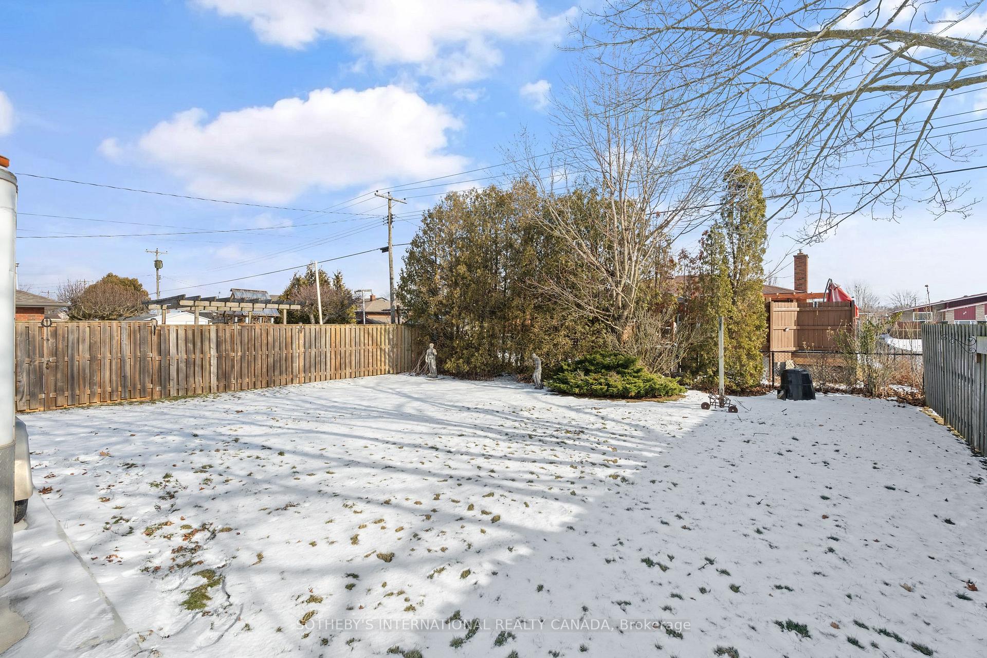 Photo 27 of 104 Golden Boulevard, Welland, Lincoln/Crowland — HOMEH