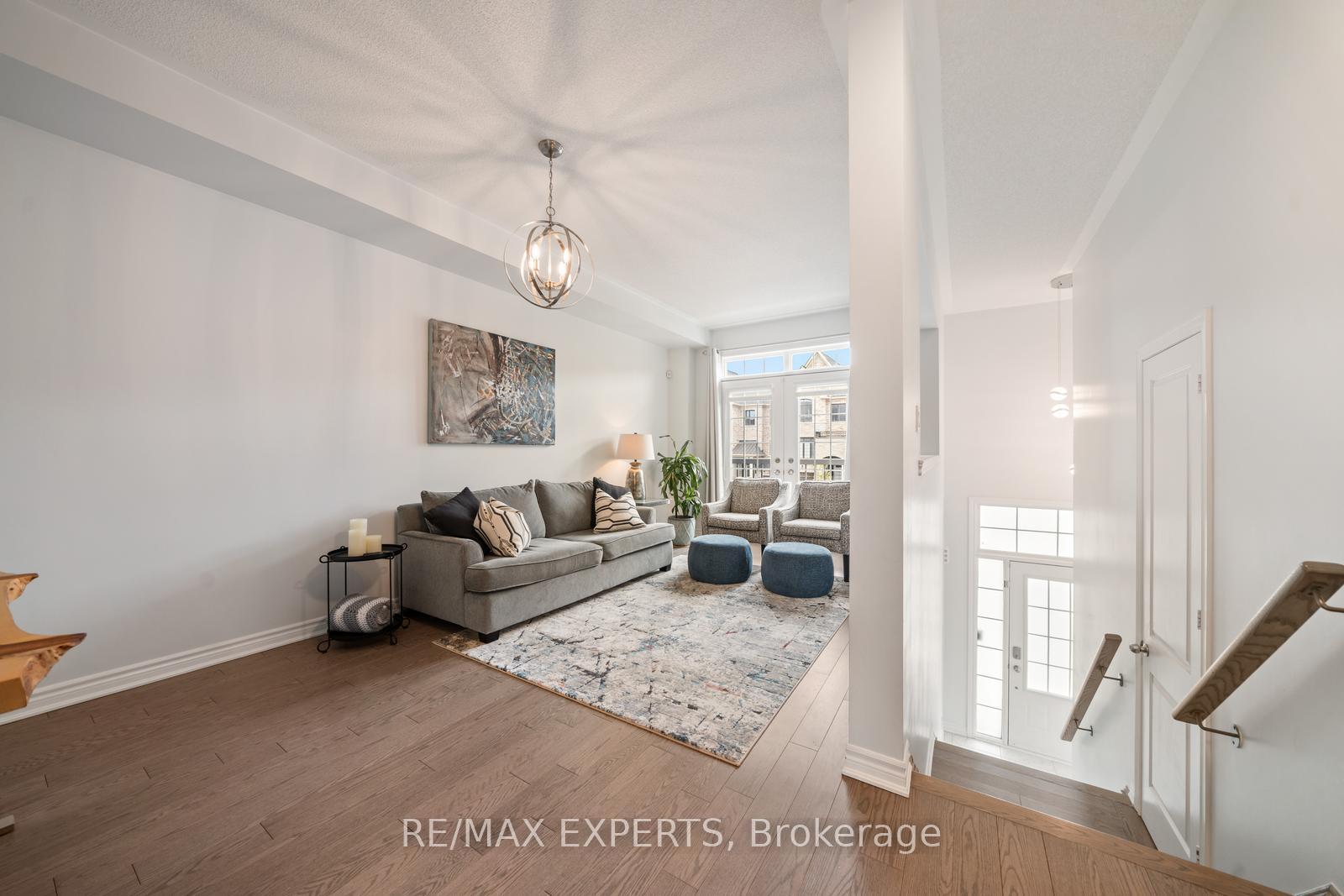 Photo 5 of 78 Farooq Boulevard, Vaughan, Vellore Village — HOMEH