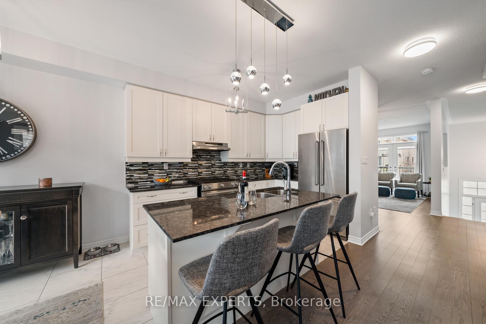 Photo 9 of 78 Farooq Boulevard, Vaughan, Vellore Village — HOMEH