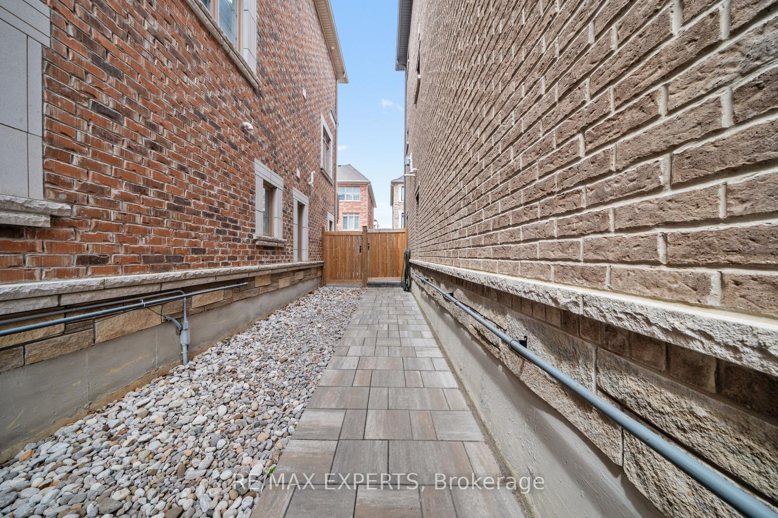 Photo 31 of 78 Farooq Boulevard, Vaughan, Vellore Village — HOMEH