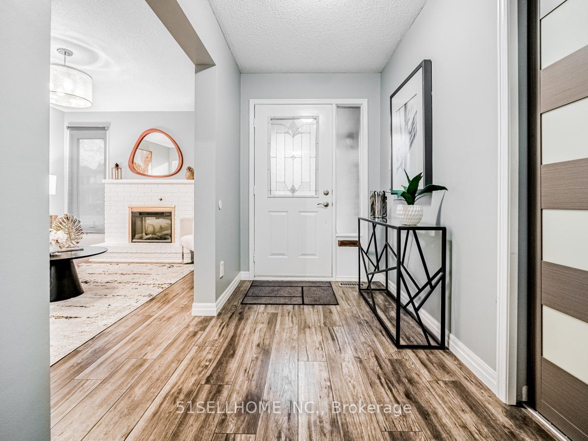 Photo 3 of 297 Beechlawn Drive, Waterloo — HOMEH