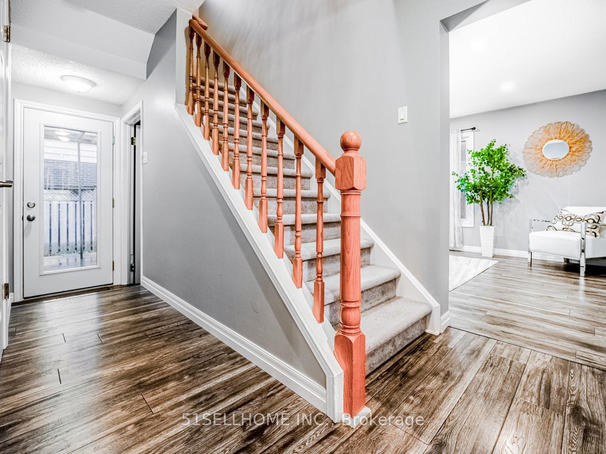 Photo 12 of 297 Beechlawn Drive, Waterloo — HOMEH
