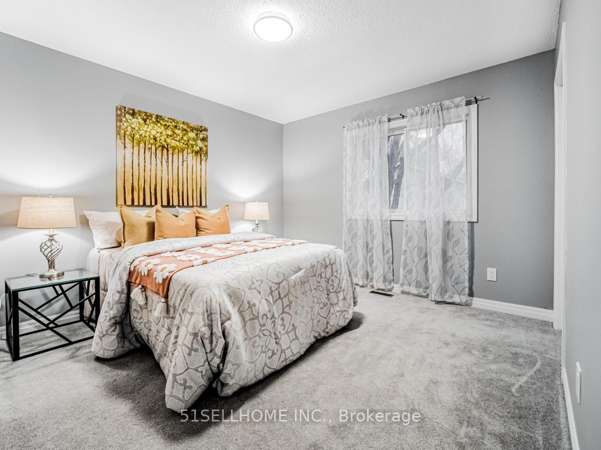 Photo 23 of 297 Beechlawn Drive, Waterloo — HOMEH