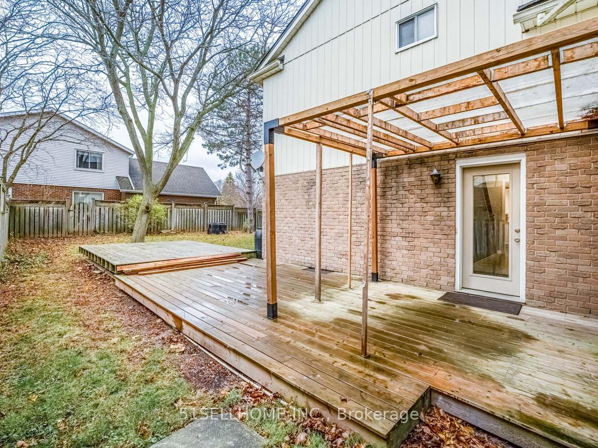 Photo 34 of 297 Beechlawn Drive, Waterloo — HOMEH