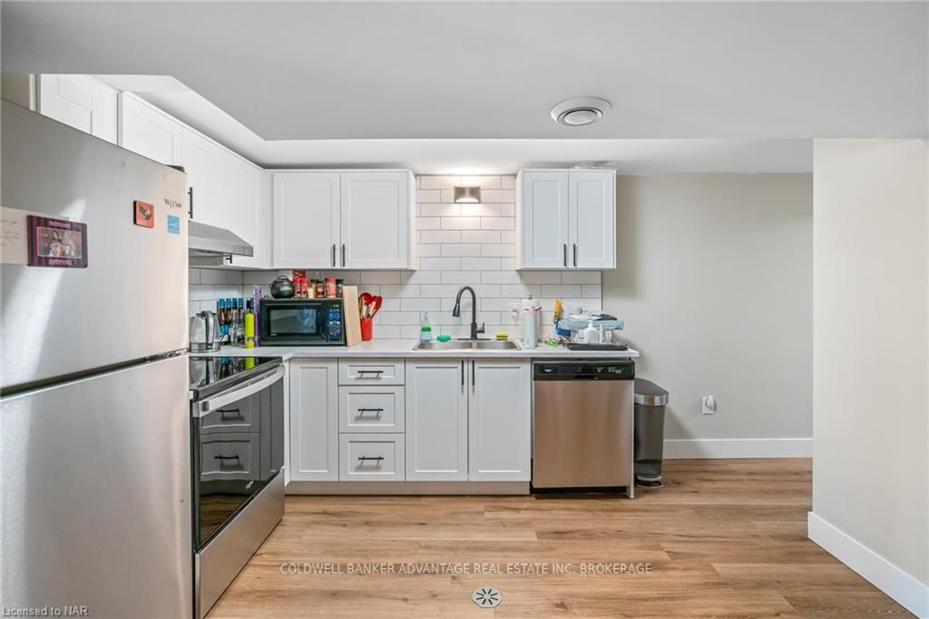 Photo 2 of 463 Clare Avenue, Welland, Prince Charles — HOMEH