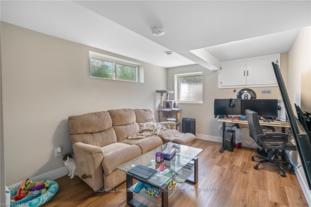 Photo 3 of 463 Clare Avenue, Welland, Prince Charles — HOMEH