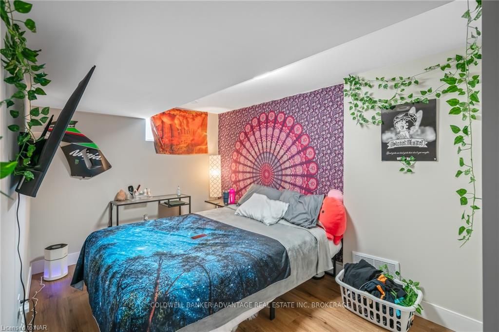 Photo 4 of 463 Clare Avenue, Welland, Prince Charles — HOMEH