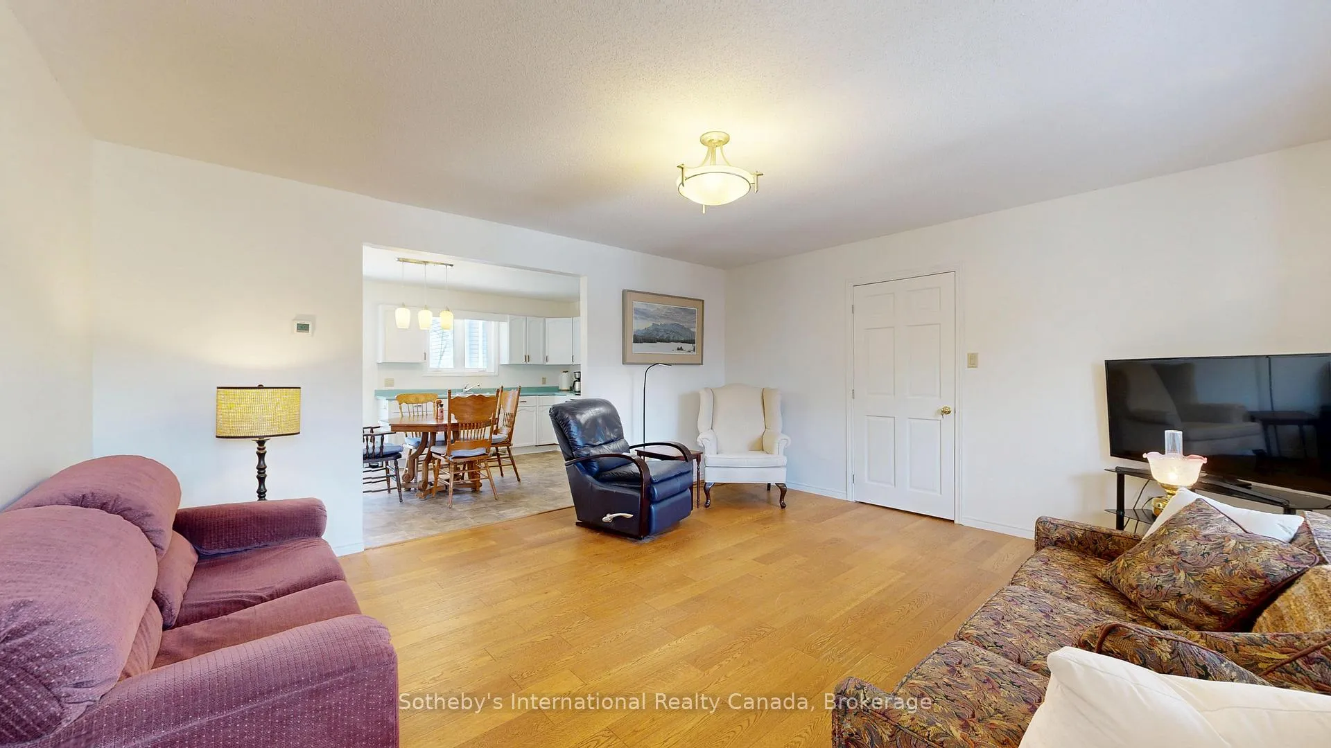 Photo 2 of Unit B, 103 Bruce Street, Blue Mountains — HOMEH