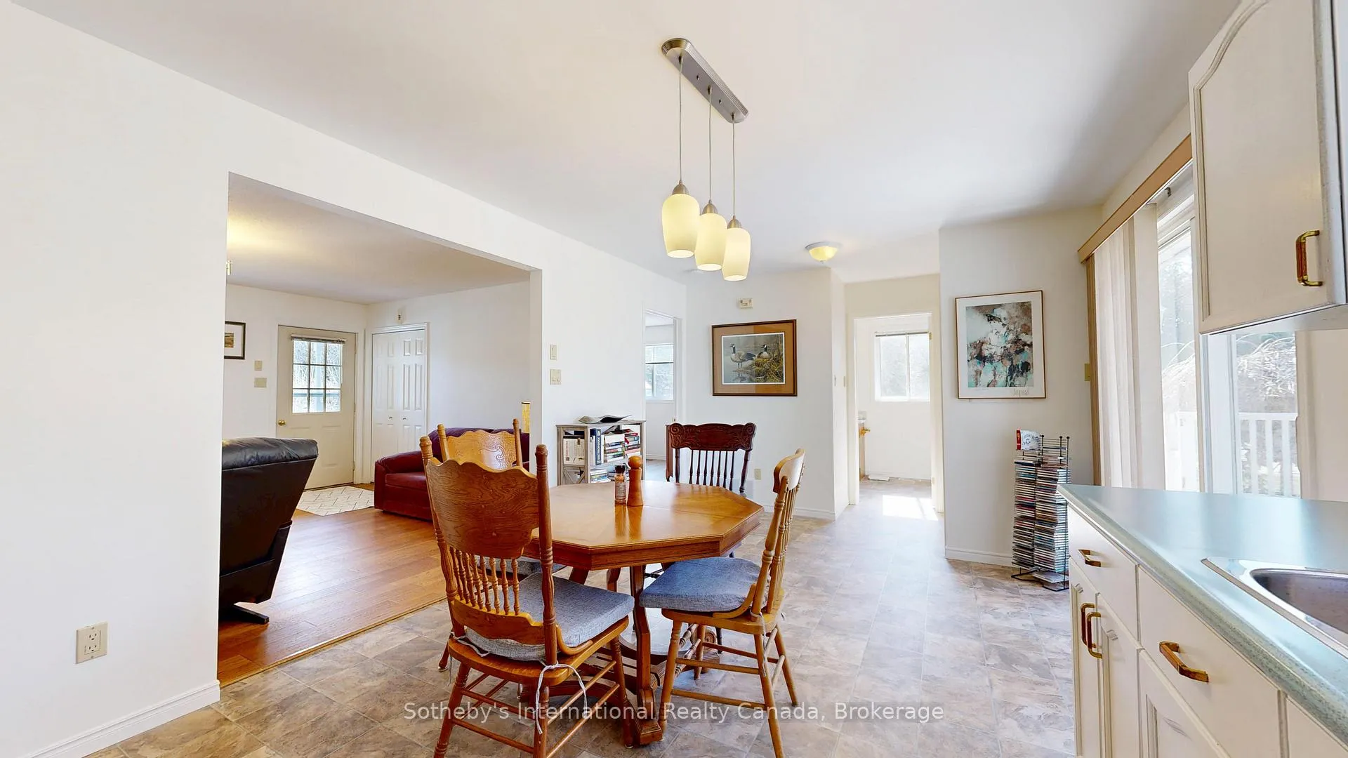 Photo 3 of Unit B, 103 Bruce Street, Blue Mountains — HOMEH