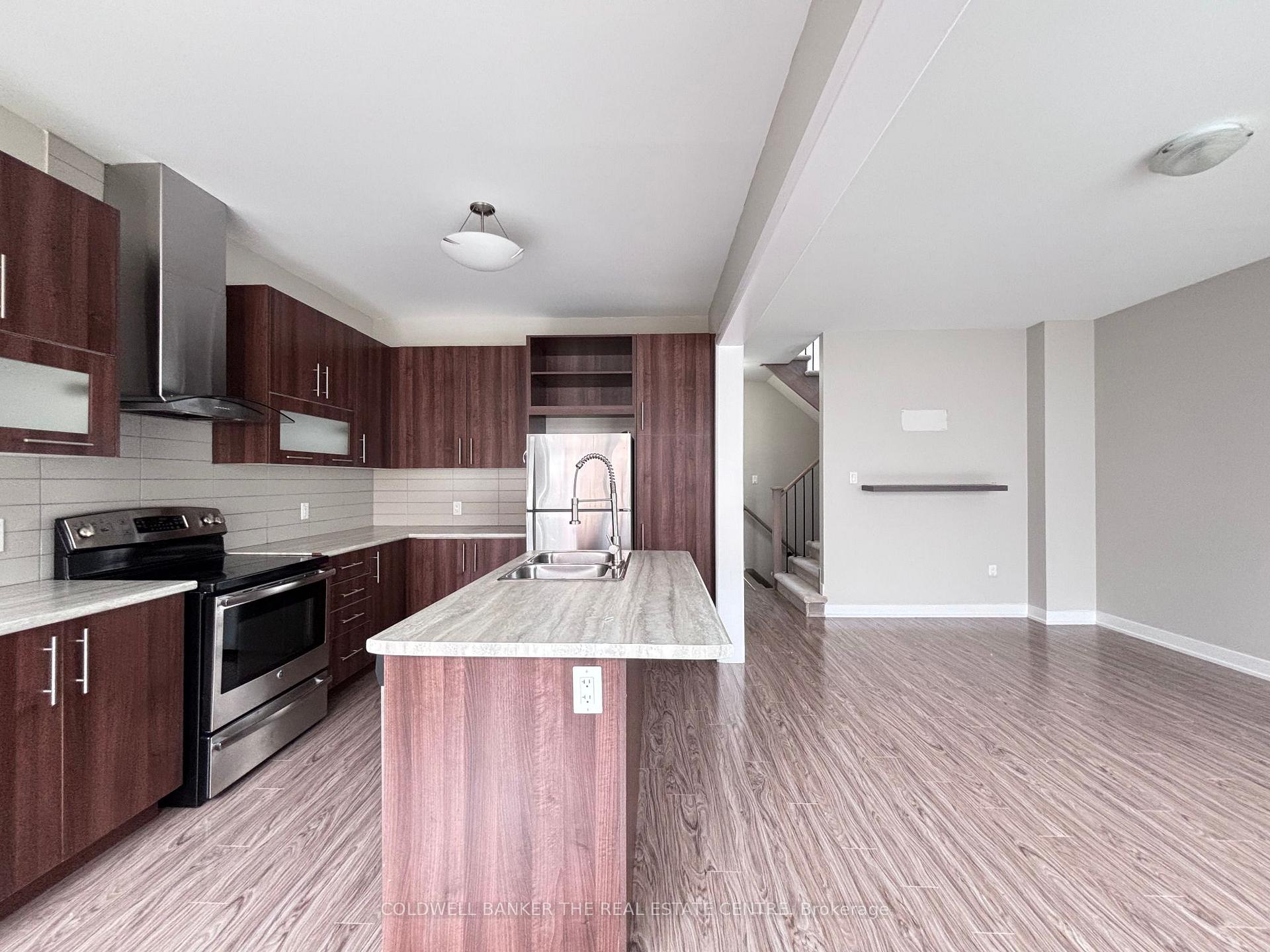 Photo 5 of 118 Vanier Street, Whitby, Pringle Creek — HOMEH