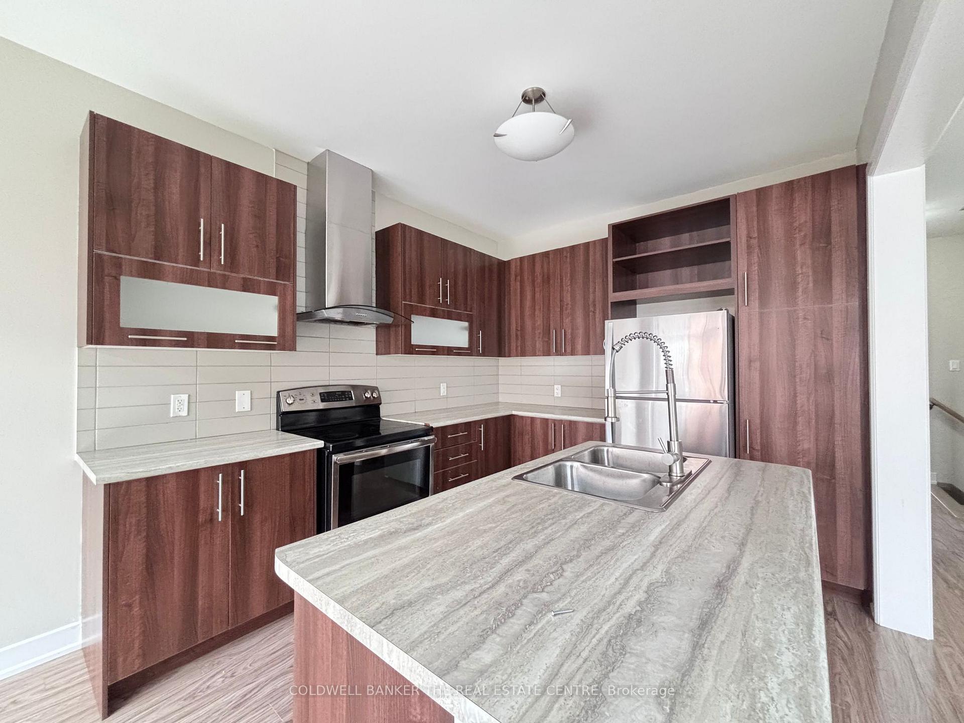 Photo 6 of 118 Vanier Street, Whitby, Pringle Creek — HOMEH