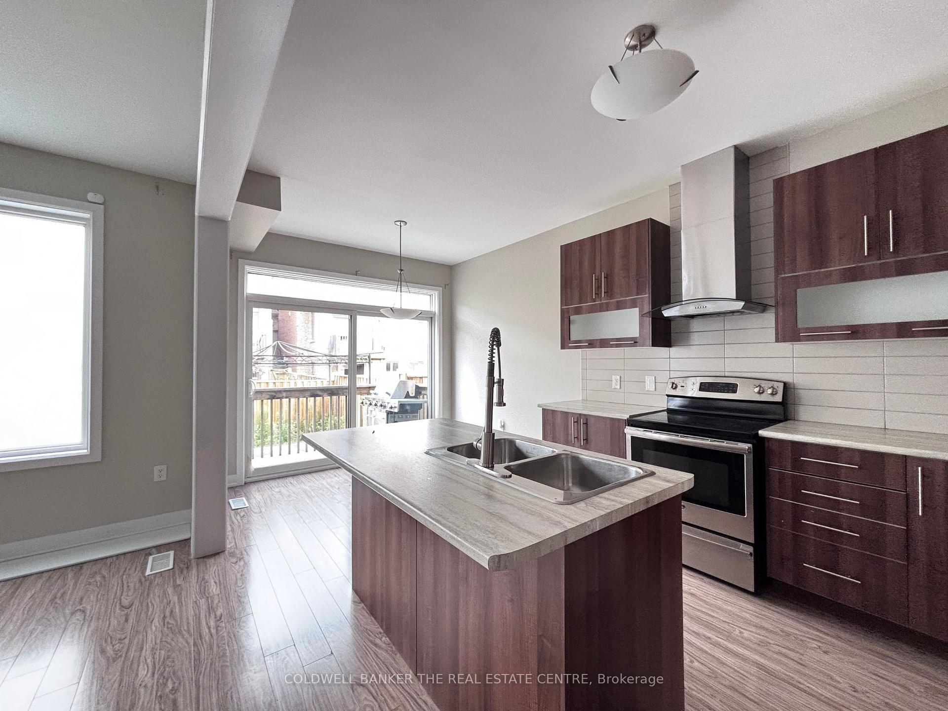 Photo 8 of 118 Vanier Street, Whitby, Pringle Creek — HOMEH