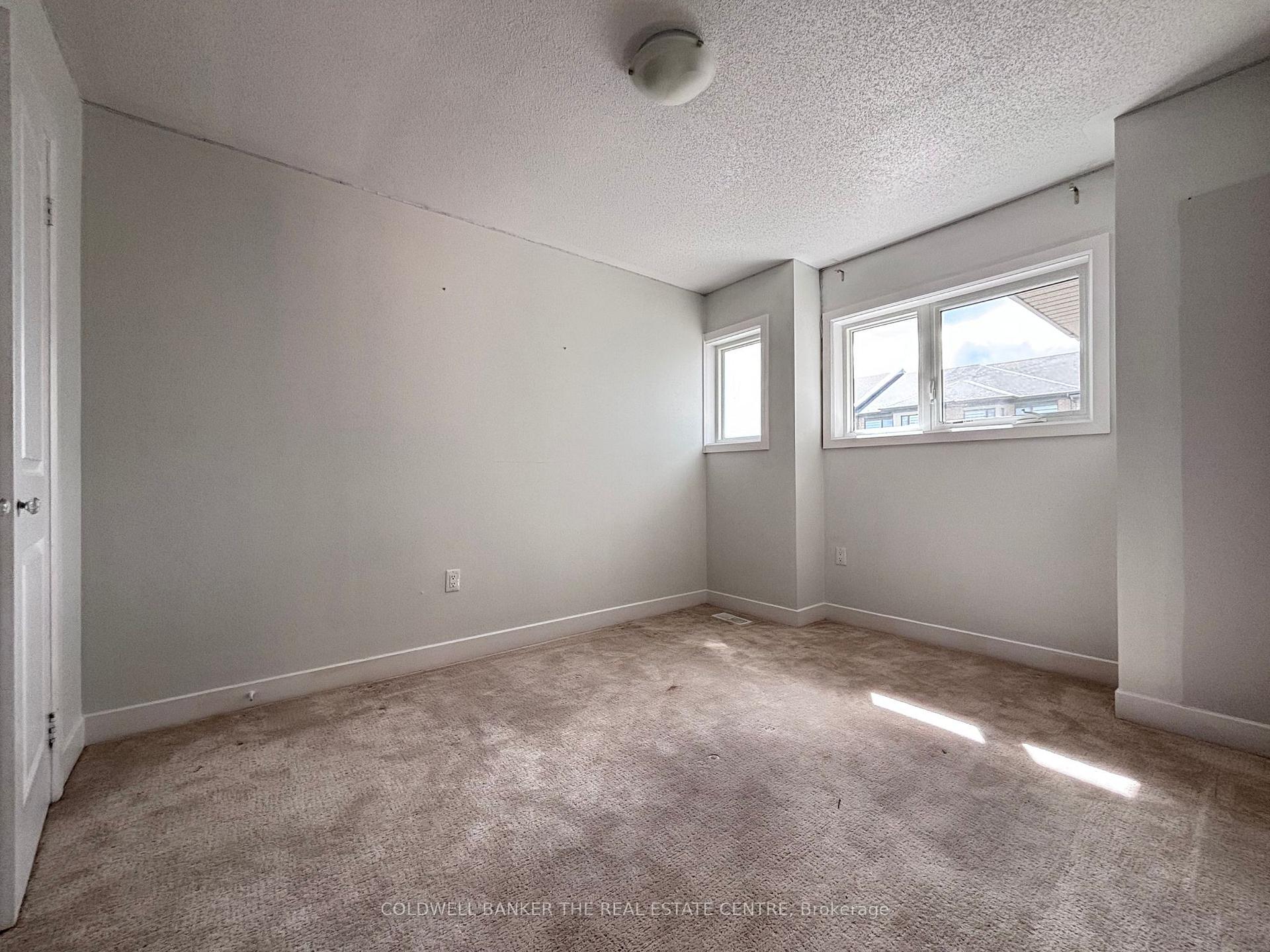 Photo 11 of 118 Vanier Street, Whitby, Pringle Creek — HOMEH