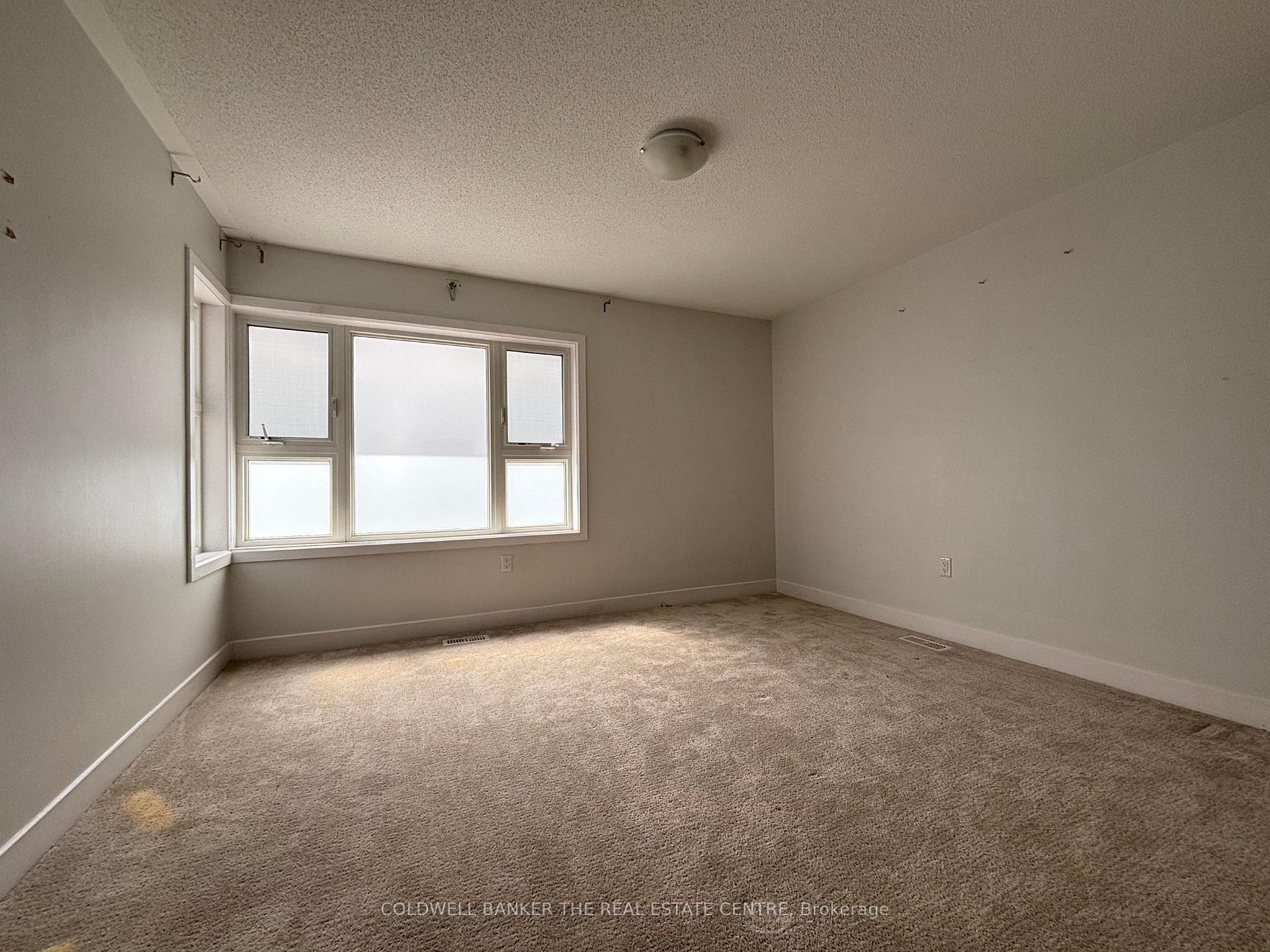 Photo 14 of 118 Vanier Street, Whitby, Pringle Creek — HOMEH