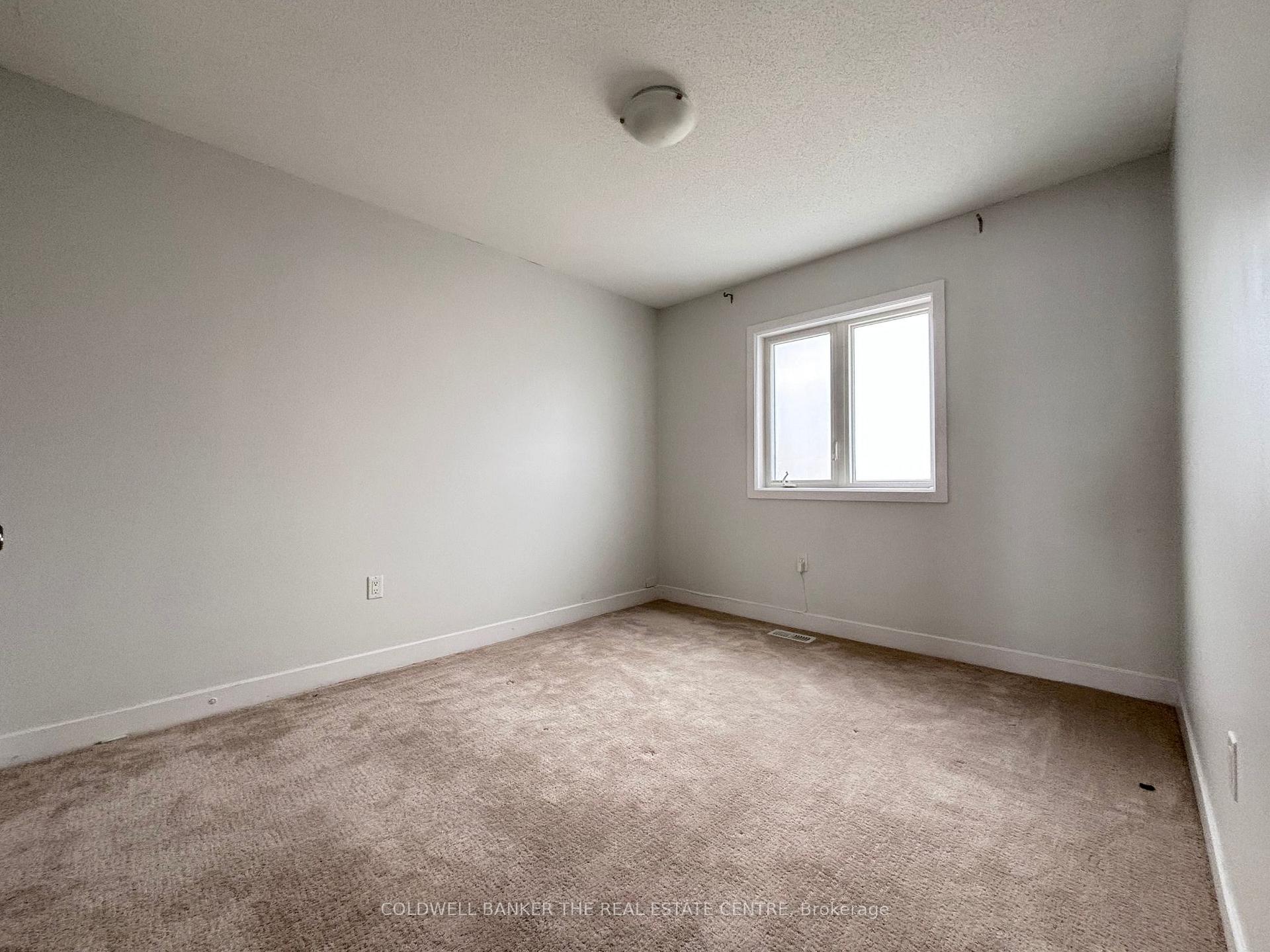 Photo 16 of 118 Vanier Street, Whitby, Pringle Creek — HOMEH