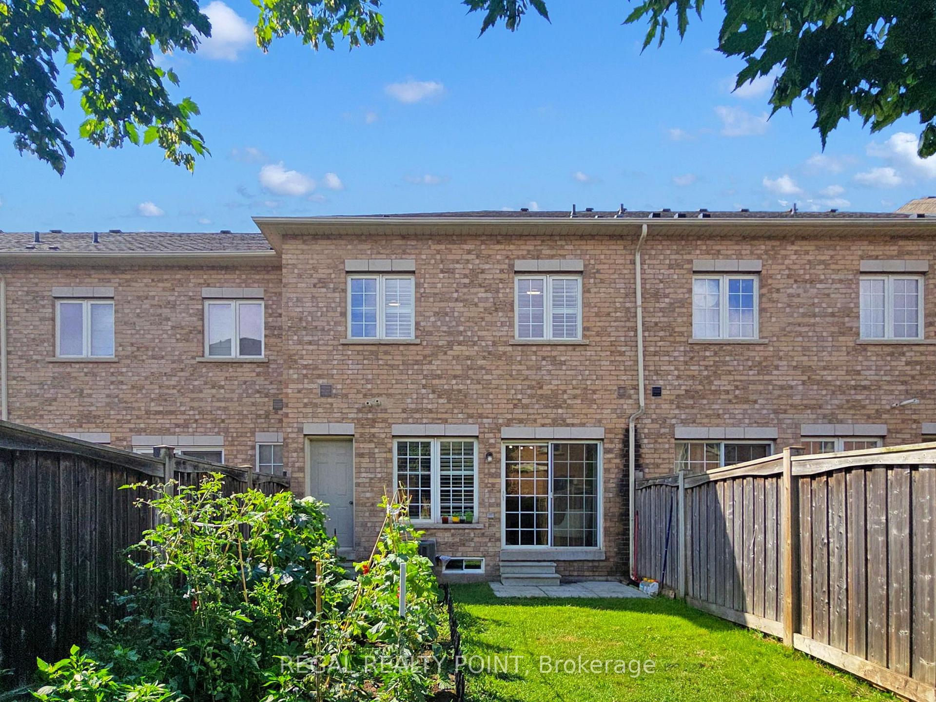 Photo 21 of 164 Wardlaw Place, Vaughan, Vellore Village — HOMEH