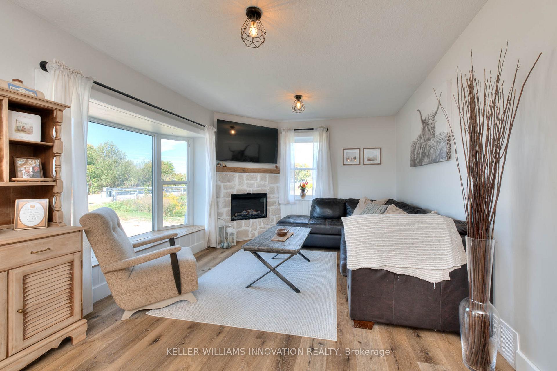 Photo 14 of 3859 Arthur Street N, Woolwich — HOMEH