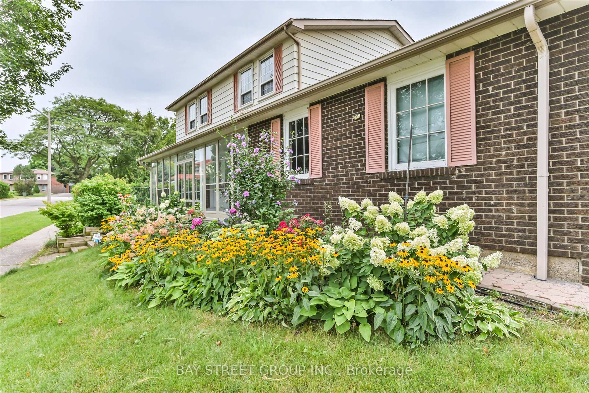 Photo 3 of 119 Simonston Boulevard, Markham, German Mills — HOMEH