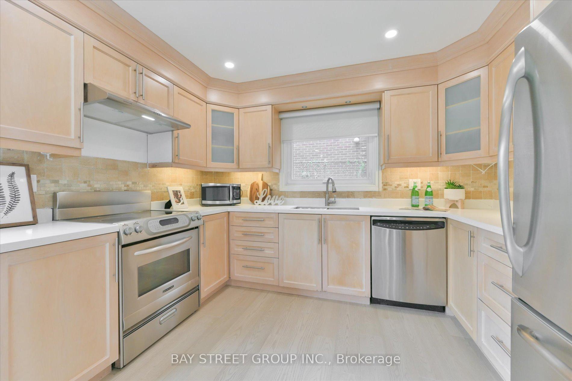 Photo 13 of 119 Simonston Boulevard, Markham, German Mills — HOMEH