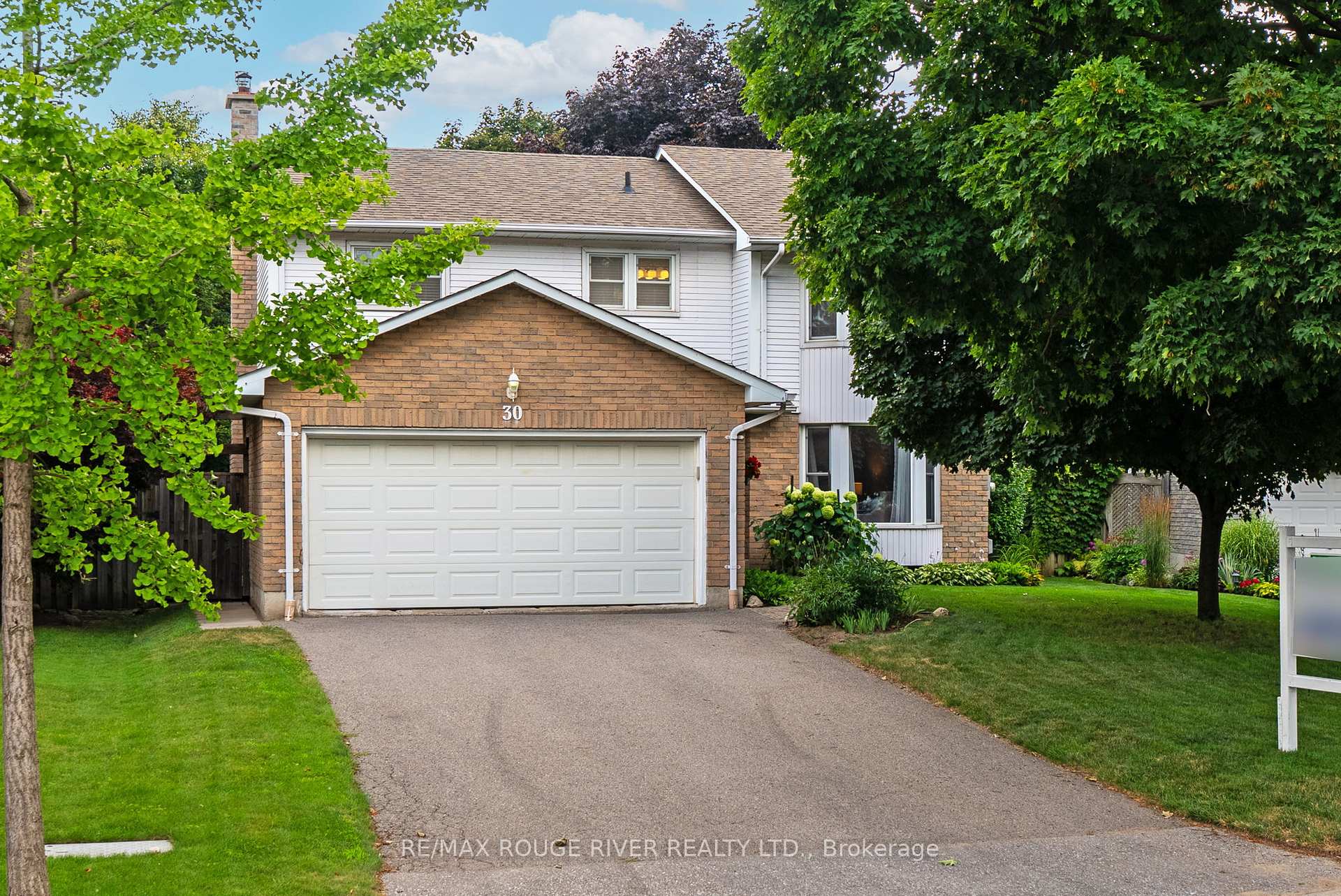 Photo 1 of 30 Citation Crescent, Whitby, Blue Grass Meadows — HOMEH