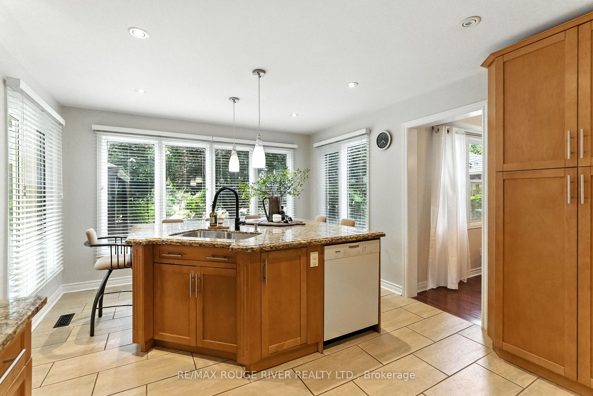 Photo 11 of 30 Citation Crescent, Whitby, Blue Grass Meadows — HOMEH
