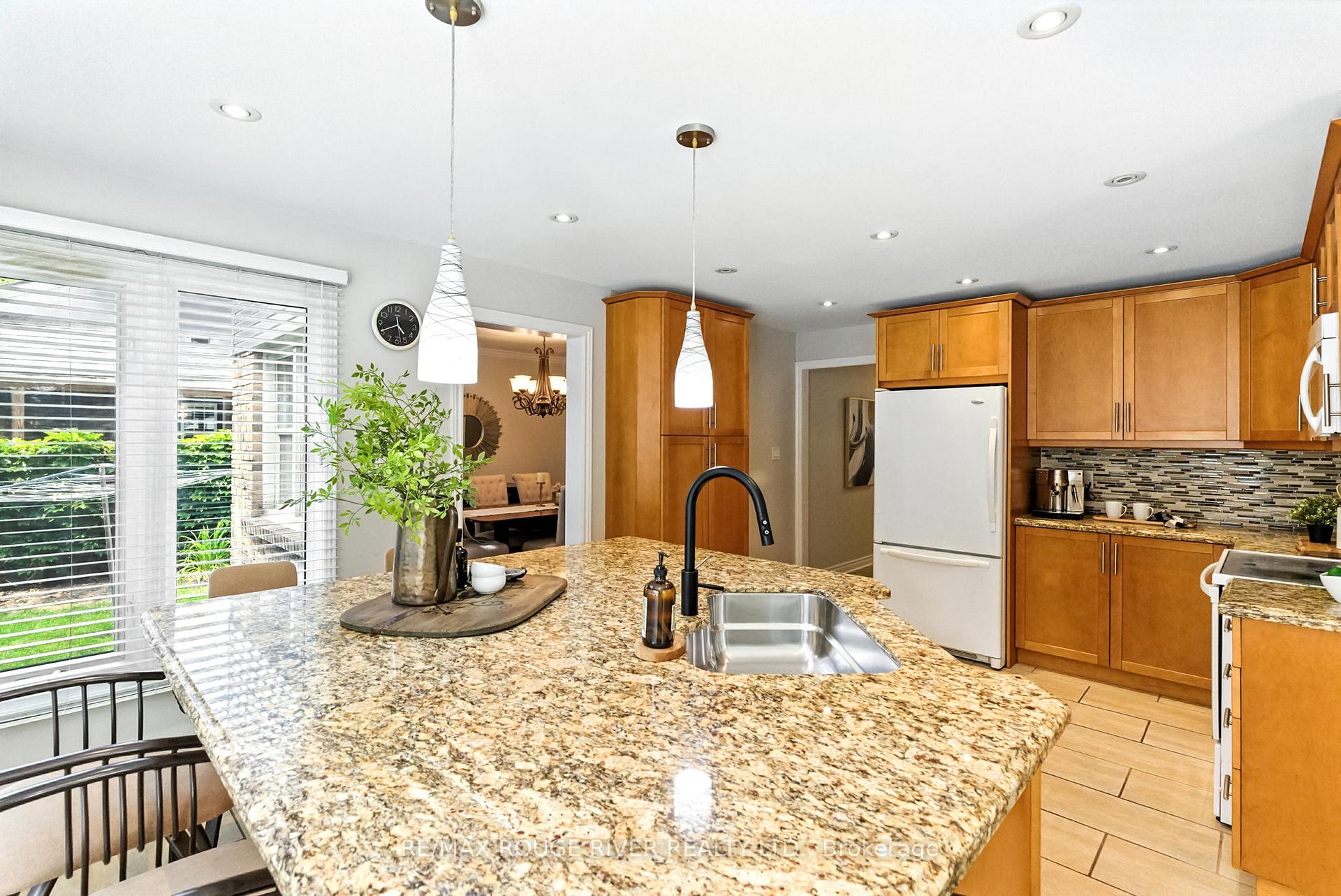 Photo 13 of 30 Citation Crescent, Whitby, Blue Grass Meadows — HOMEH