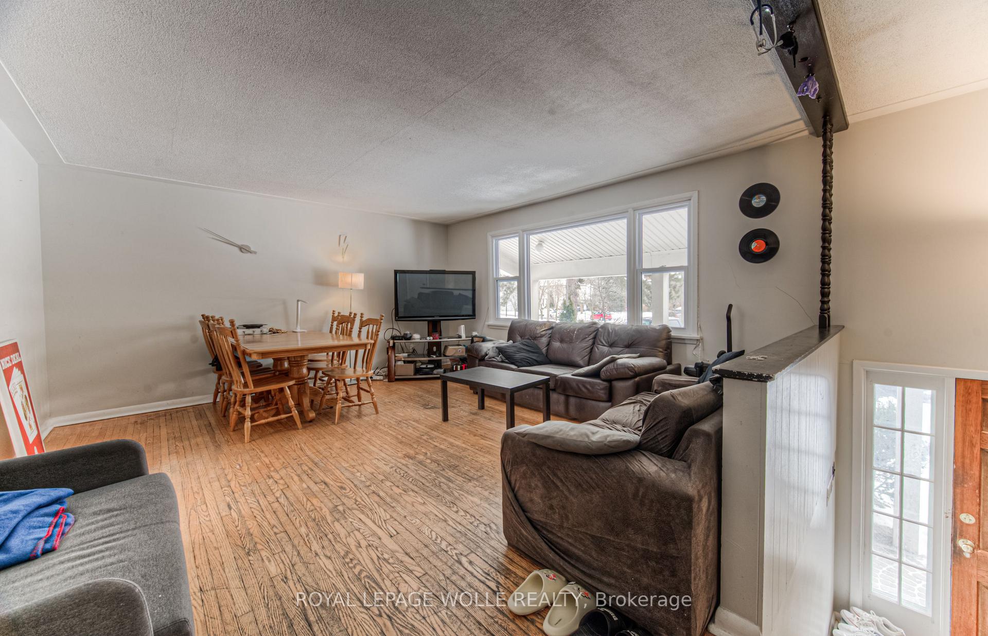 Photo 5 of 42 Central Street, Waterloo — HOMEH