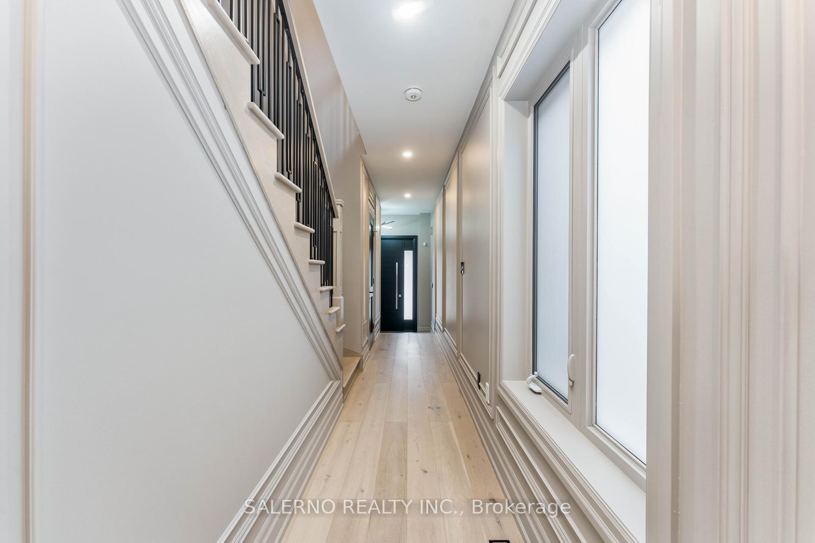 Photo 6 of 556 Barons Street, Vaughan, Kleinburg — HOMEH