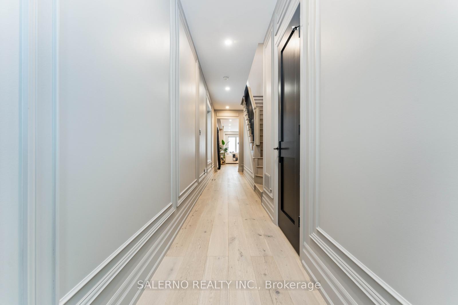 Photo 7 of 556 Barons Street, Vaughan, Kleinburg — HOMEH