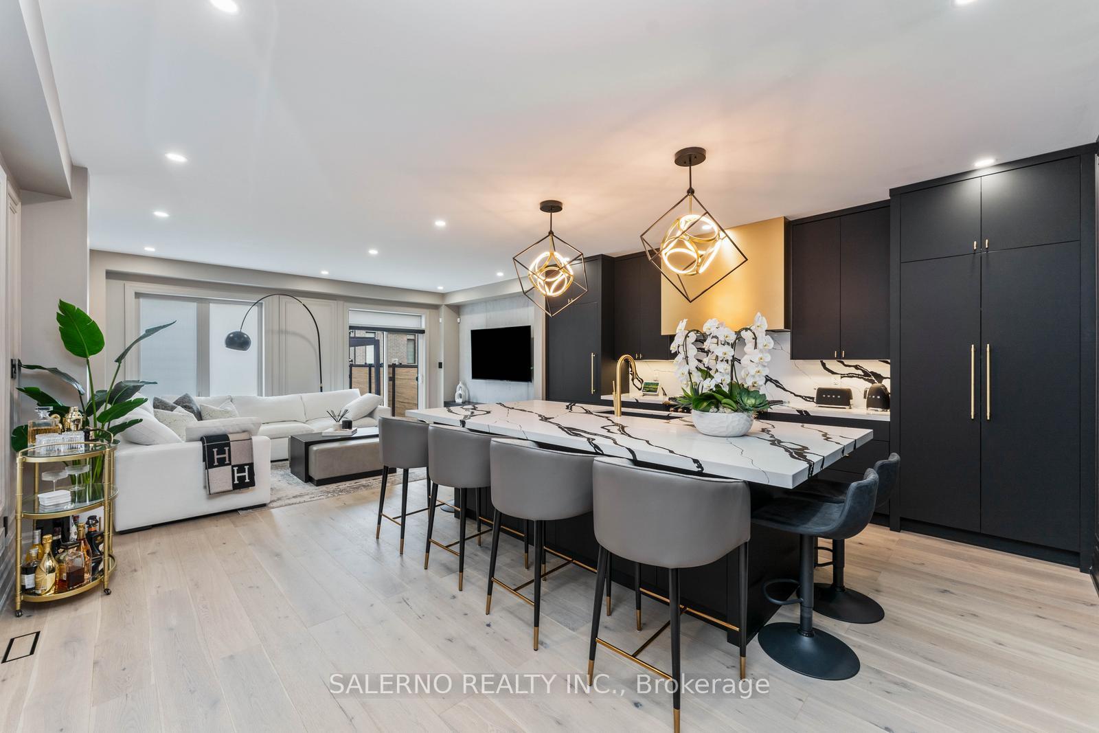 Photo 8 of 556 Barons Street, Vaughan, Kleinburg — HOMEH
