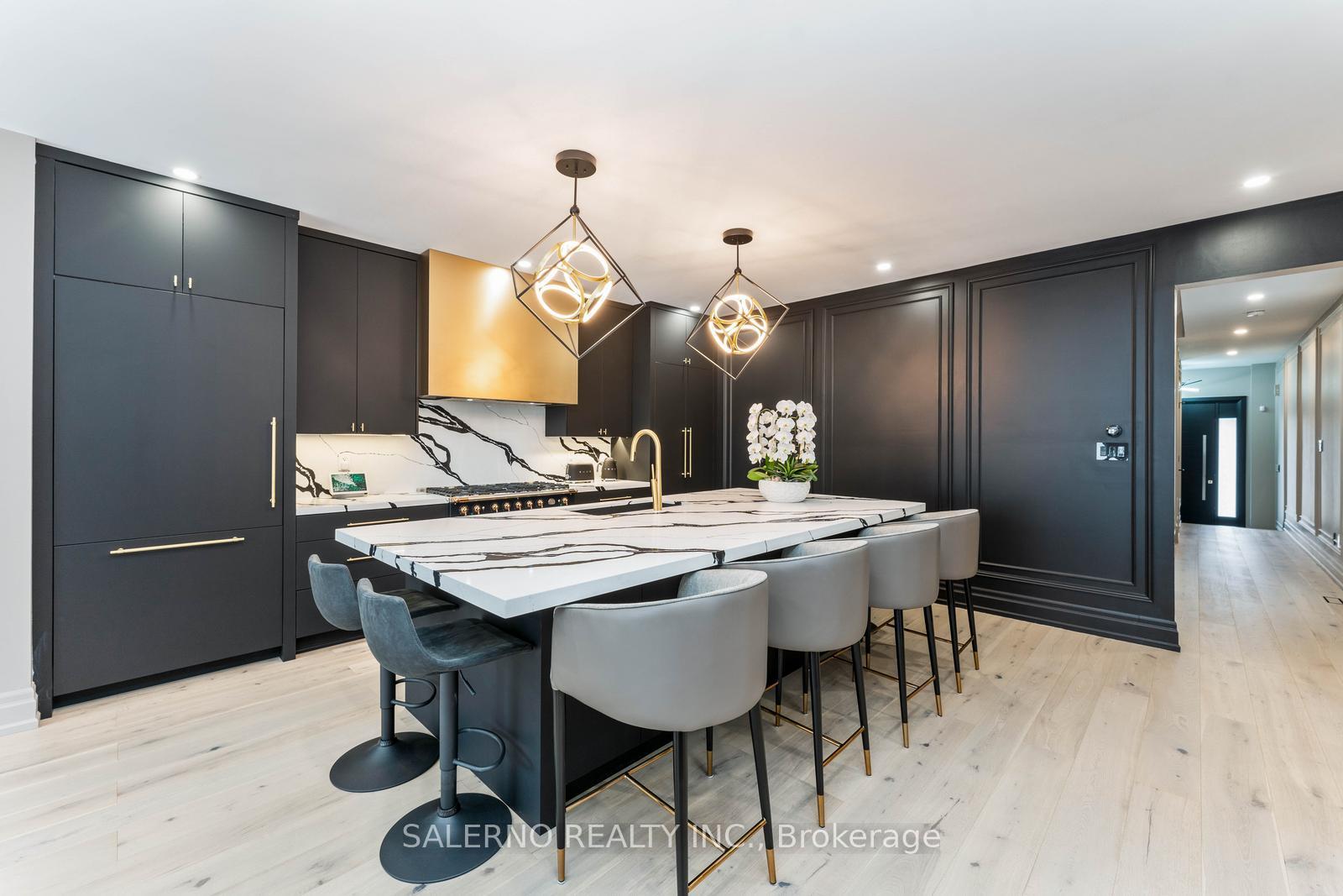 Photo 9 of 556 Barons Street, Vaughan, Kleinburg — HOMEH