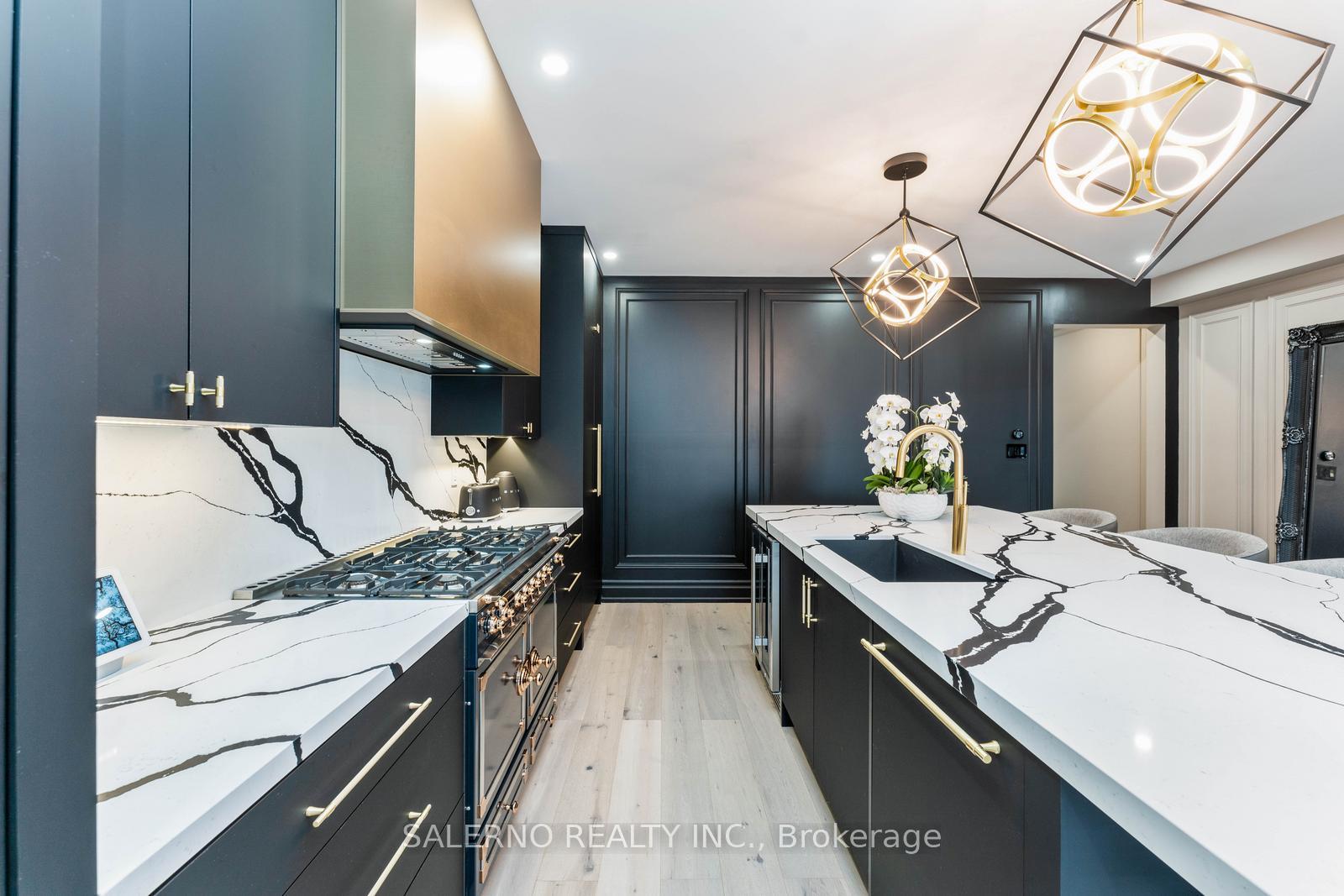 Photo 11 of 556 Barons Street, Vaughan, Kleinburg — HOMEH