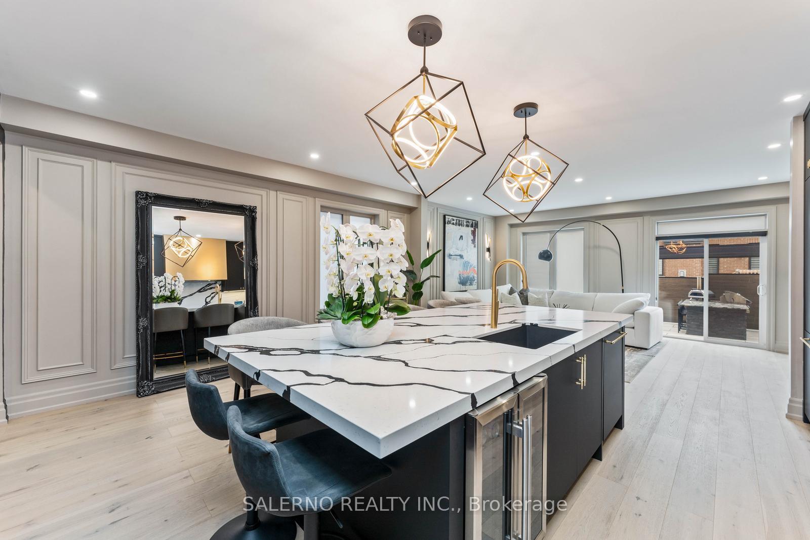 Photo 12 of 556 Barons Street, Vaughan, Kleinburg — HOMEH