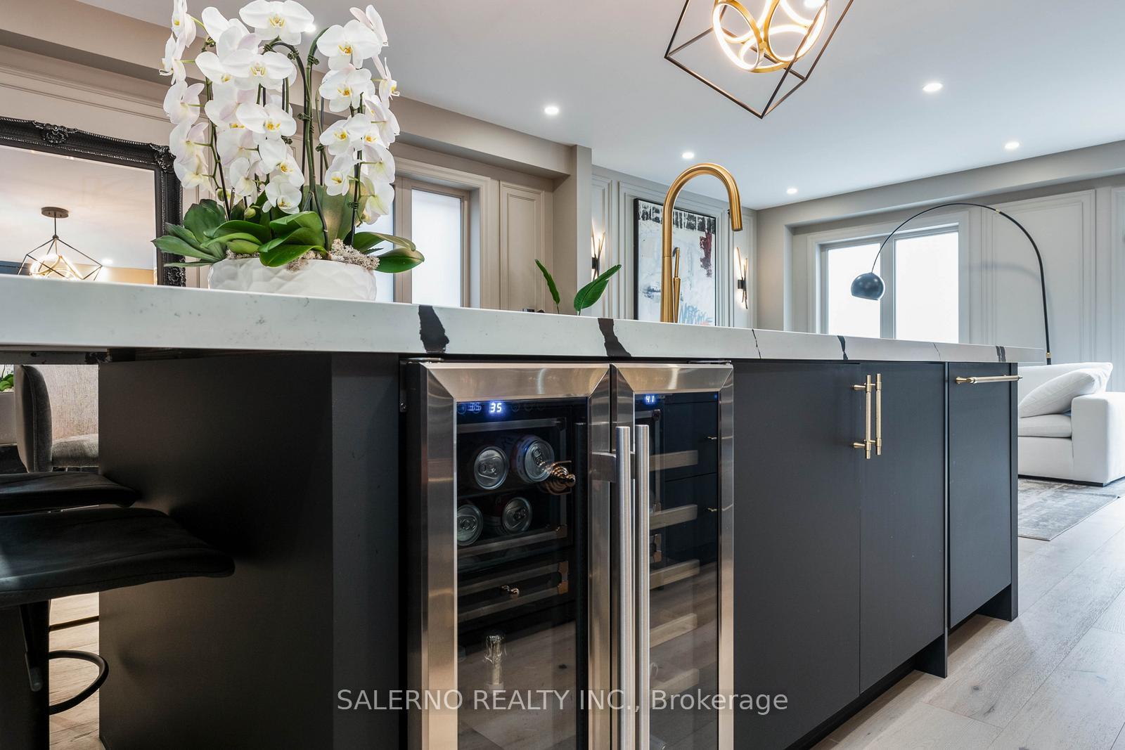 Photo 15 of 556 Barons Street, Vaughan, Kleinburg — HOMEH