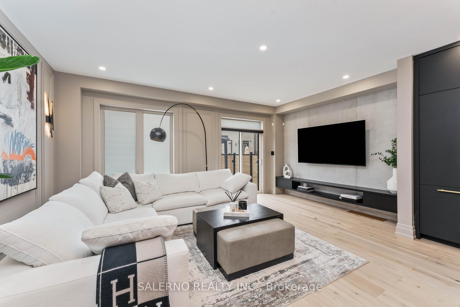 Photo 16 of 556 Barons Street, Vaughan, Kleinburg — HOMEH