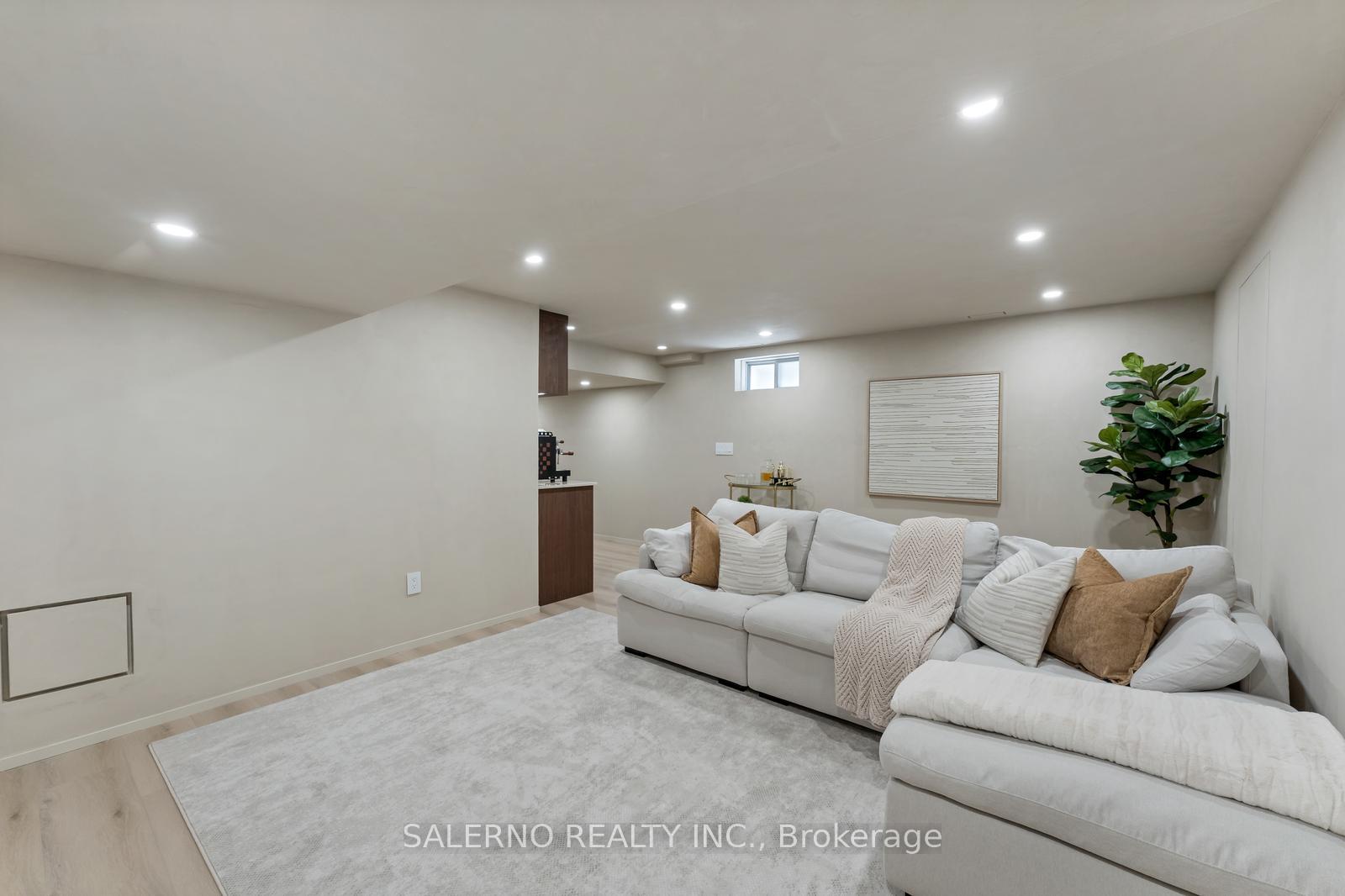 Photo 41 of 556 Barons Street, Vaughan, Kleinburg — HOMEH