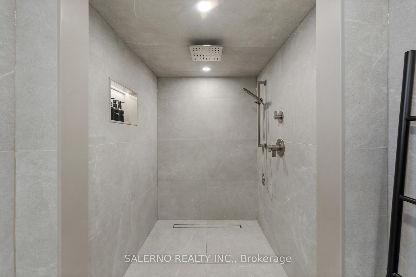 Photo 43 of 556 Barons Street, Vaughan, Kleinburg — HOMEH