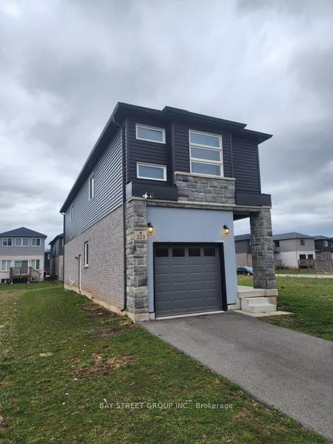 Photo 2 of 223 Iva Street, Welland, Lincoln/Crowland — HOMEH