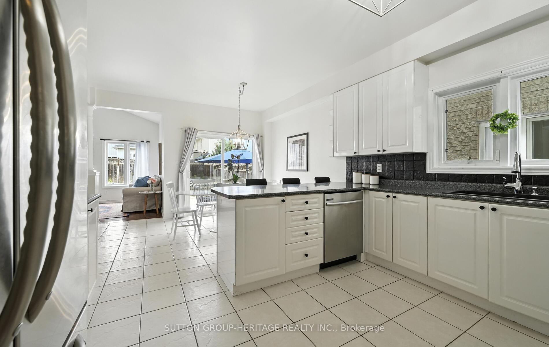Photo 3 of 4 Barchester Crescent, Whitby, Brooklin — HOMEH