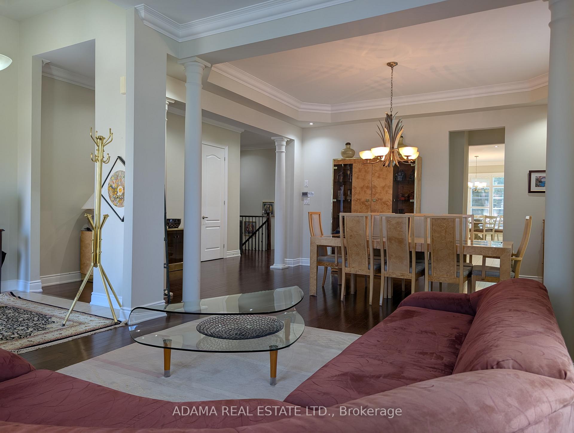 Photo 5 of 180 Cook's Mill Crescent, Vaughan, Patterson — HOMEH