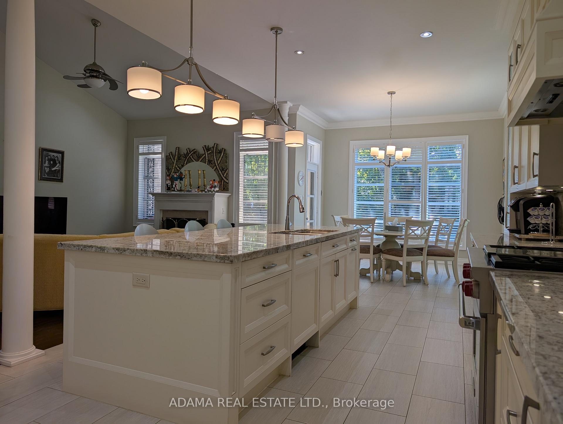 Photo 8 of 180 Cook's Mill Crescent, Vaughan, Patterson — HOMEH
