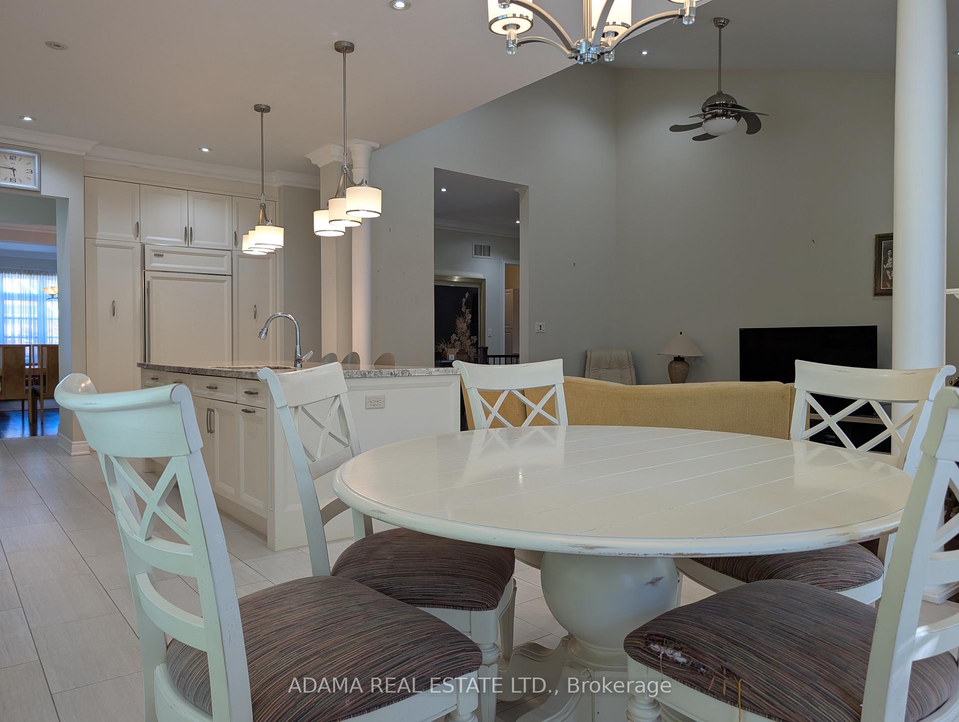 Photo 9 of 180 Cook's Mill Crescent, Vaughan, Patterson — HOMEH
