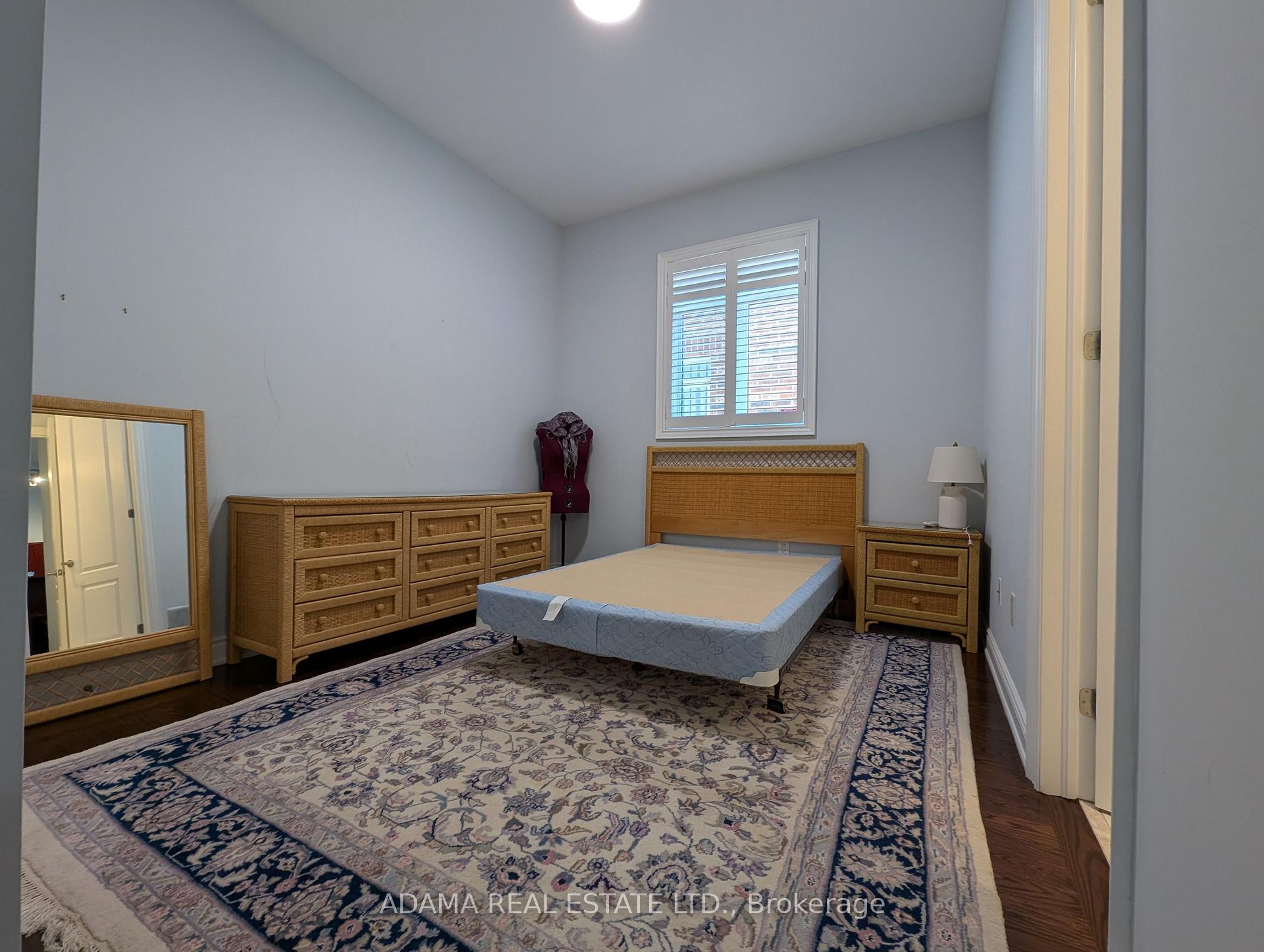 Photo 13 of 180 Cook's Mill Crescent, Vaughan, Patterson — HOMEH