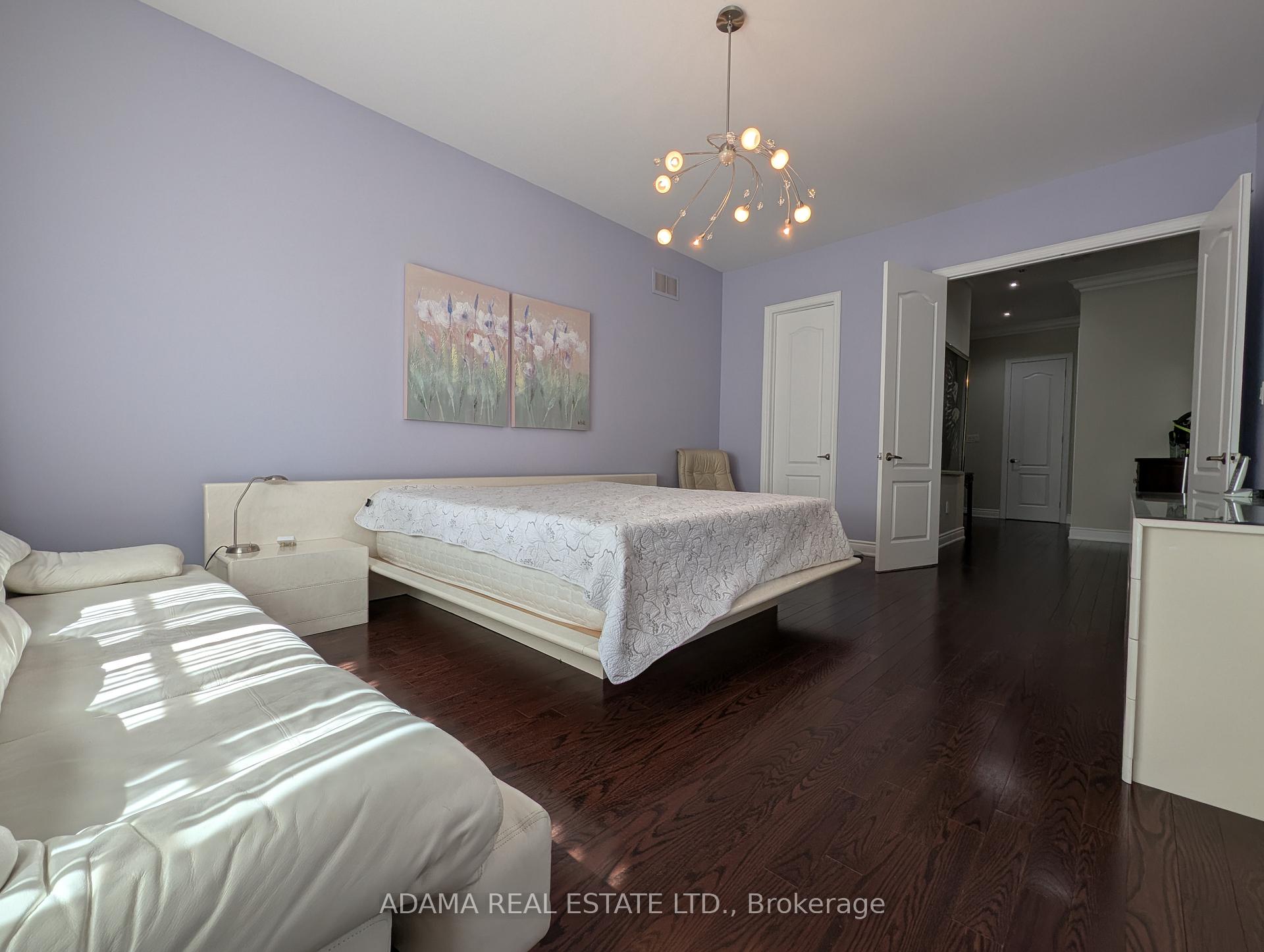 Photo 17 of 180 Cook's Mill Crescent, Vaughan, Patterson — HOMEH
