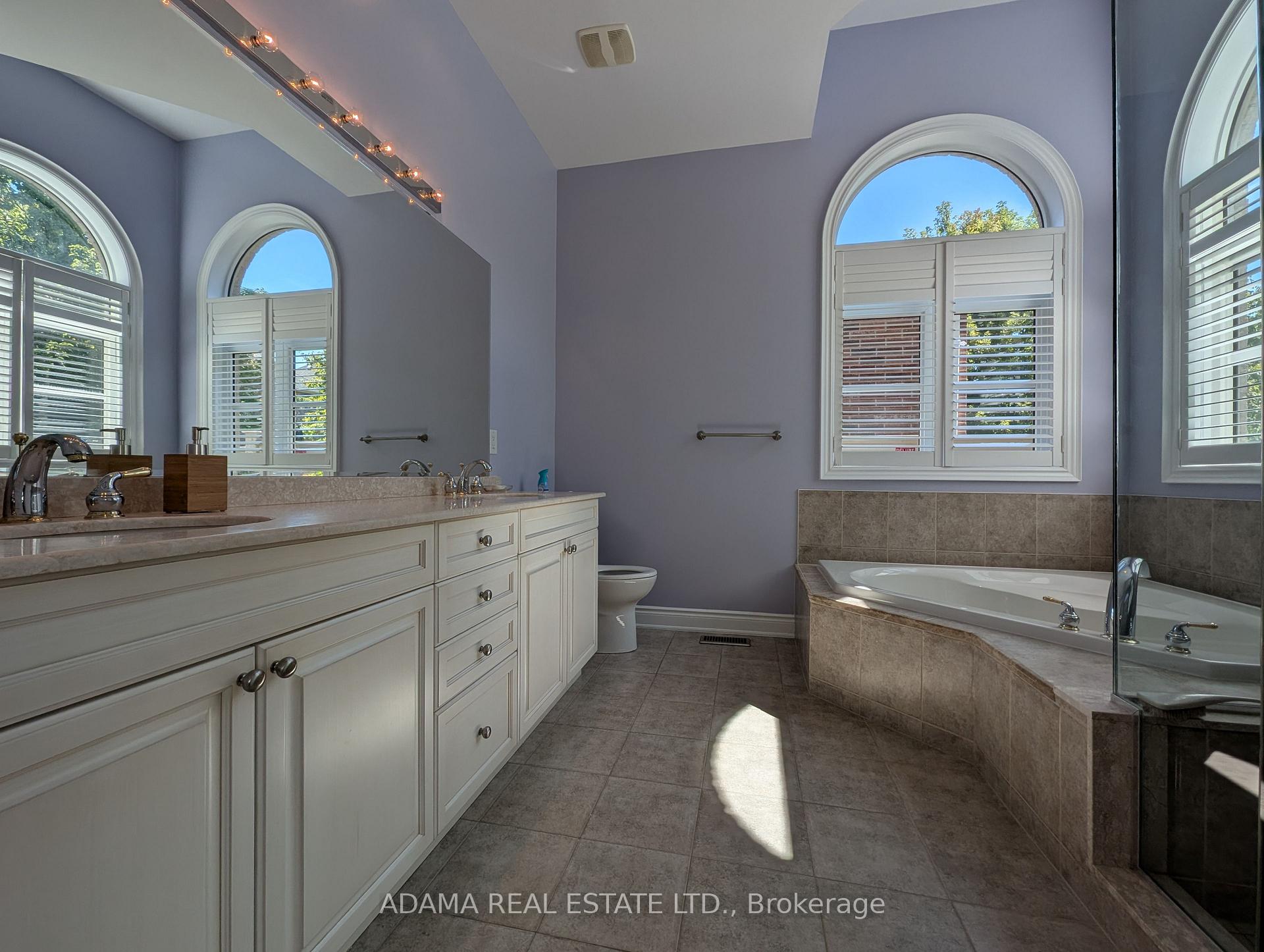 Photo 18 of 180 Cook's Mill Crescent, Vaughan, Patterson — HOMEH