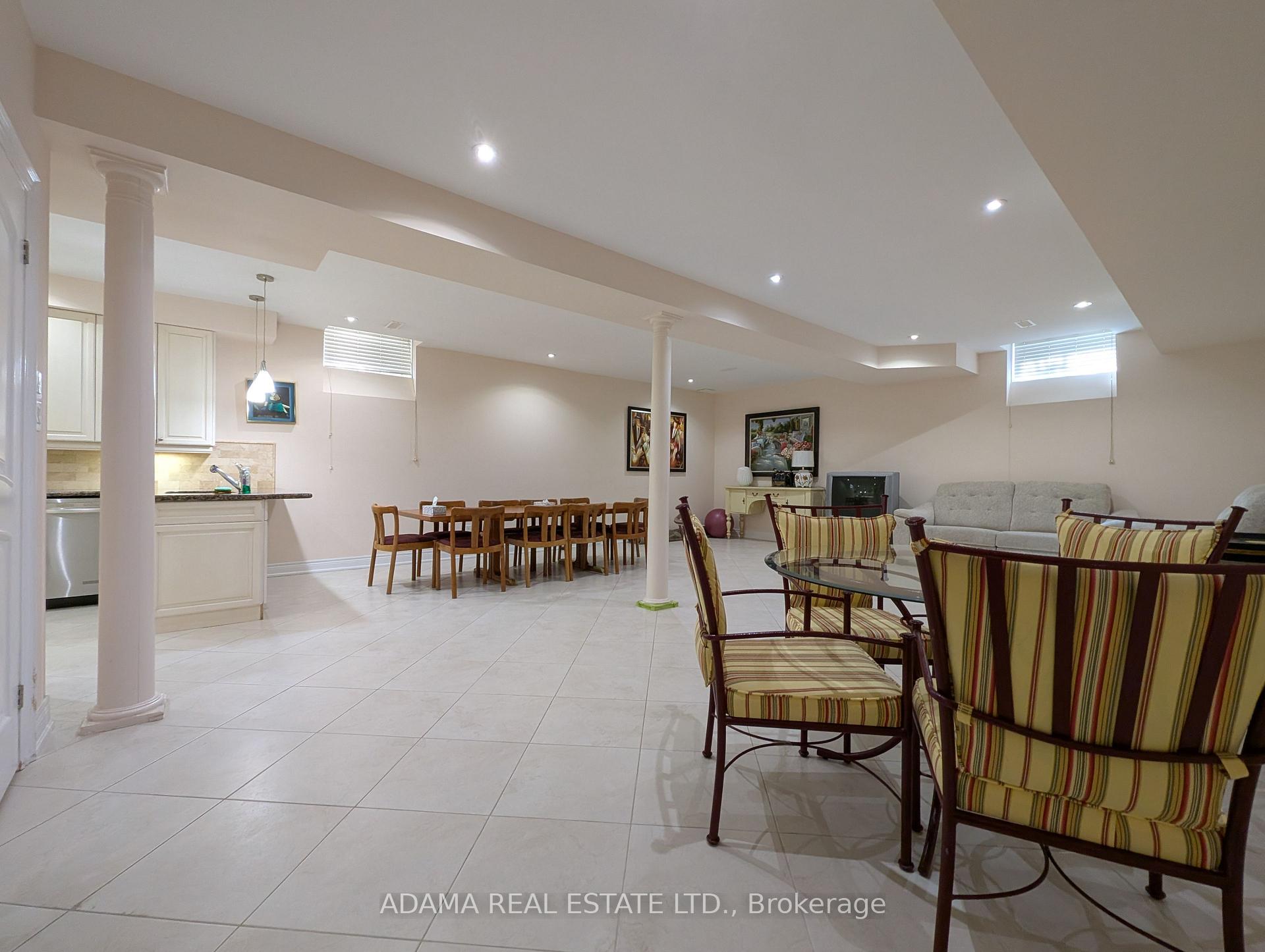 Photo 20 of 180 Cook's Mill Crescent, Vaughan, Patterson — HOMEH
