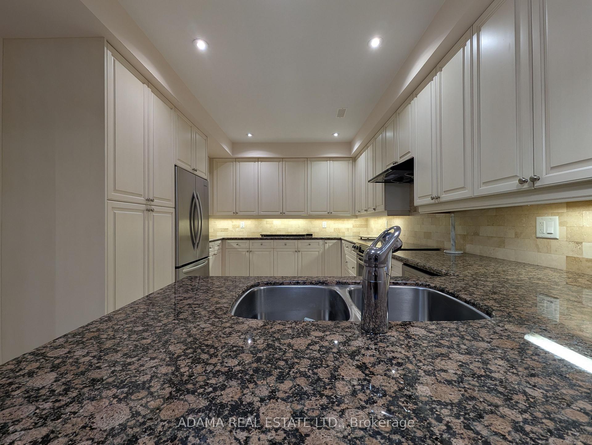 Photo 21 of 180 Cook's Mill Crescent, Vaughan, Patterson — HOMEH