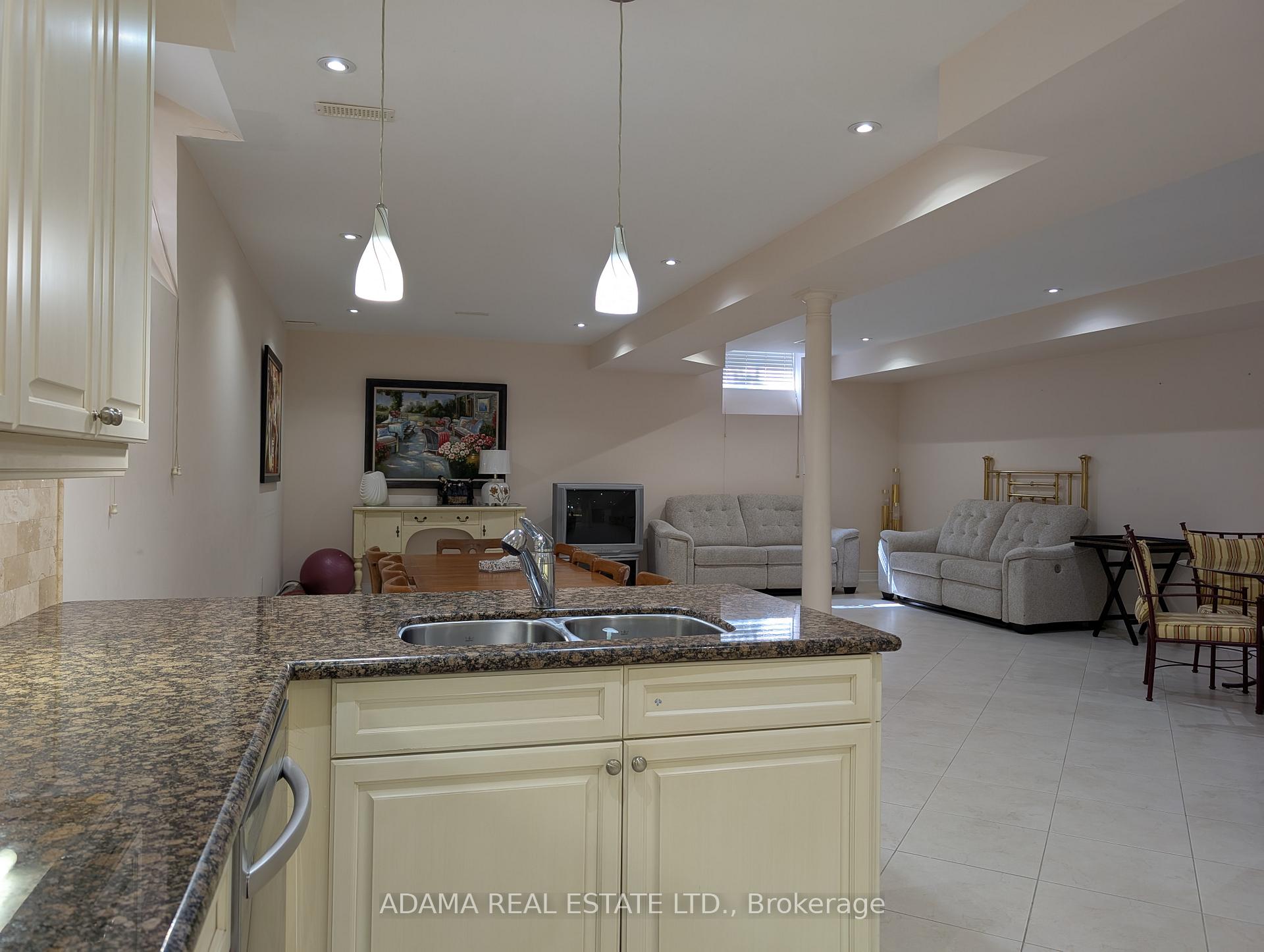 Photo 22 of 180 Cook's Mill Crescent, Vaughan, Patterson — HOMEH